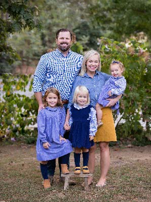 Kristin (Laneri) Olson (BSBA ’04, MSF ’05) and her family