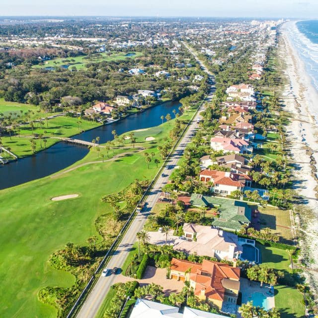 Aerial photo of houses along the beach in Ponte Vedra