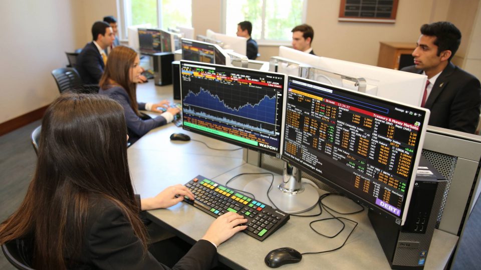 GSIF students working in the Capital Markets Lab
