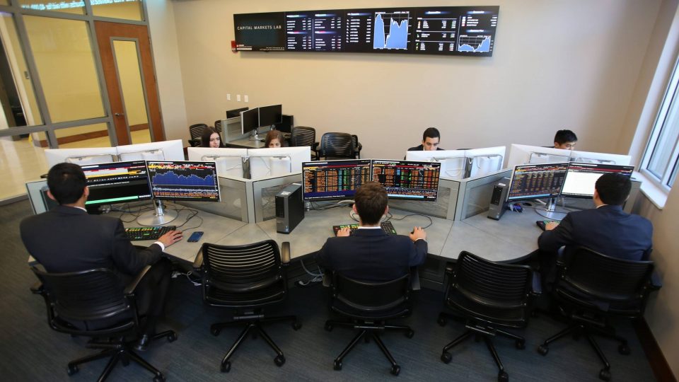 GSIF students working in the Capital Markets Lab